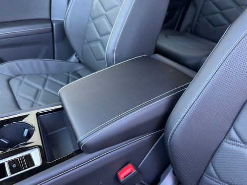 New 2026 Volkswagen Atlas SE FWD image 13