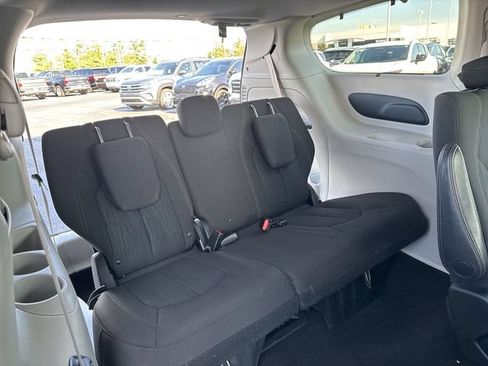 Used 2017 Chrysler Pacifica Touring Plus FWD image 15