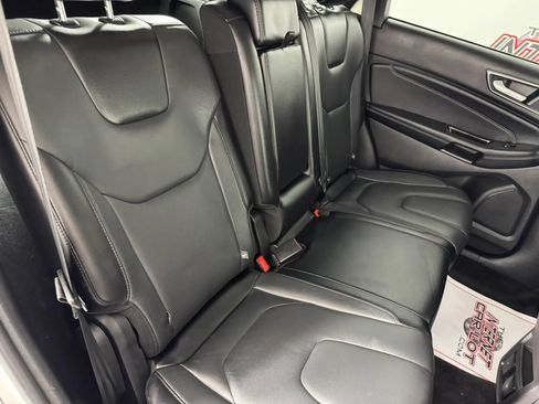 Used 2017 Ford Edge Titanium w/ Technology Package FWD image 37