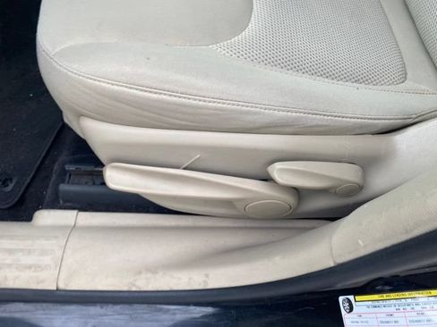 Used 2019 Jeep Cherokee Latitude FWD image 18