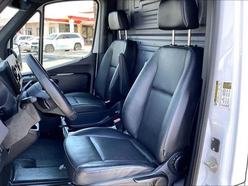 Used 2025 Mercedes-Benz Sprinter 2500 image 22