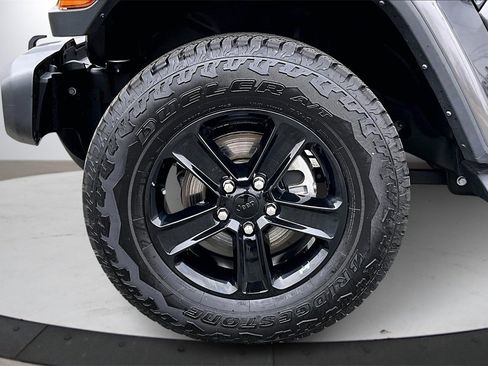 Certified 2022 Jeep Wrangler Unlimited Sahara image 32