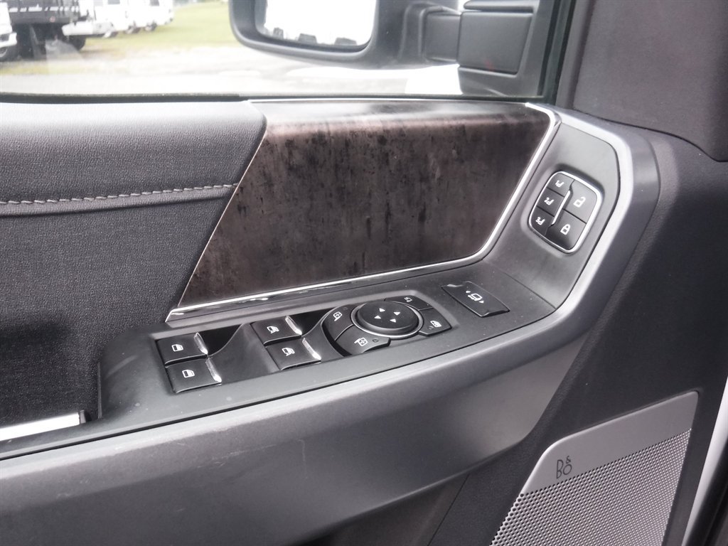 Used 2024 Ford F250 Lariat w/ Sport Appearance Package AWD/4WD image 17