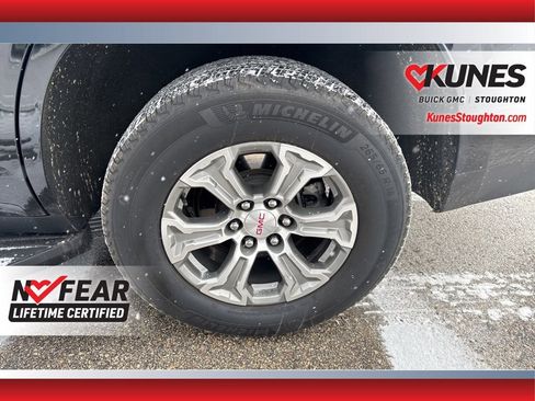 Used 2023 GMC Yukon SLE image 18