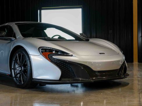 Used 2016 McLaren 650S Spider RWD image 14