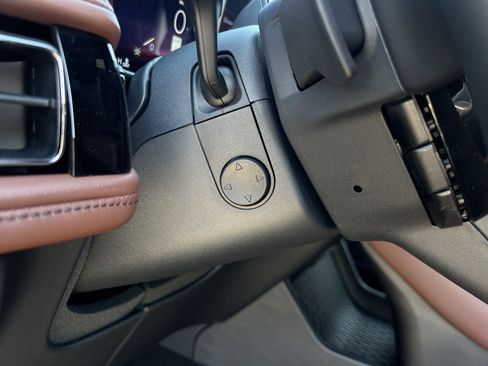 New 2025 Lincoln Aviator Reserve w/ Luxury Package image 17