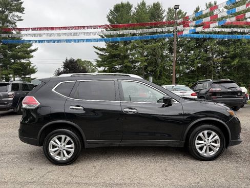 Used 2016 Nissan Rogue SV w/ SV Premium Package AWD/4WD image 9
