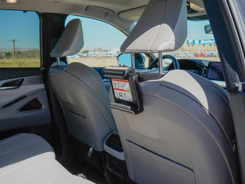 New 2026 INFINITI QX60 Luxe w/ Family Package image 31