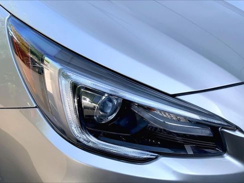 Used 2018 Subaru Outback 2.5i Limited AWD/4WD image 27