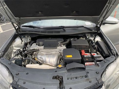 Used 2015 Toyota Camry XSE image 16