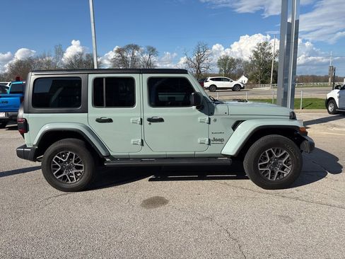 Used 2024 Jeep Wrangler Unlimited Sahara AWD/4WD image 11