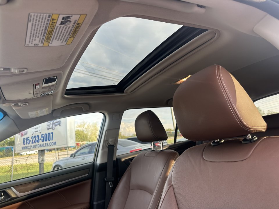 Used 2017 Subaru Outback 3.6R Touring AWD/4WD image 14