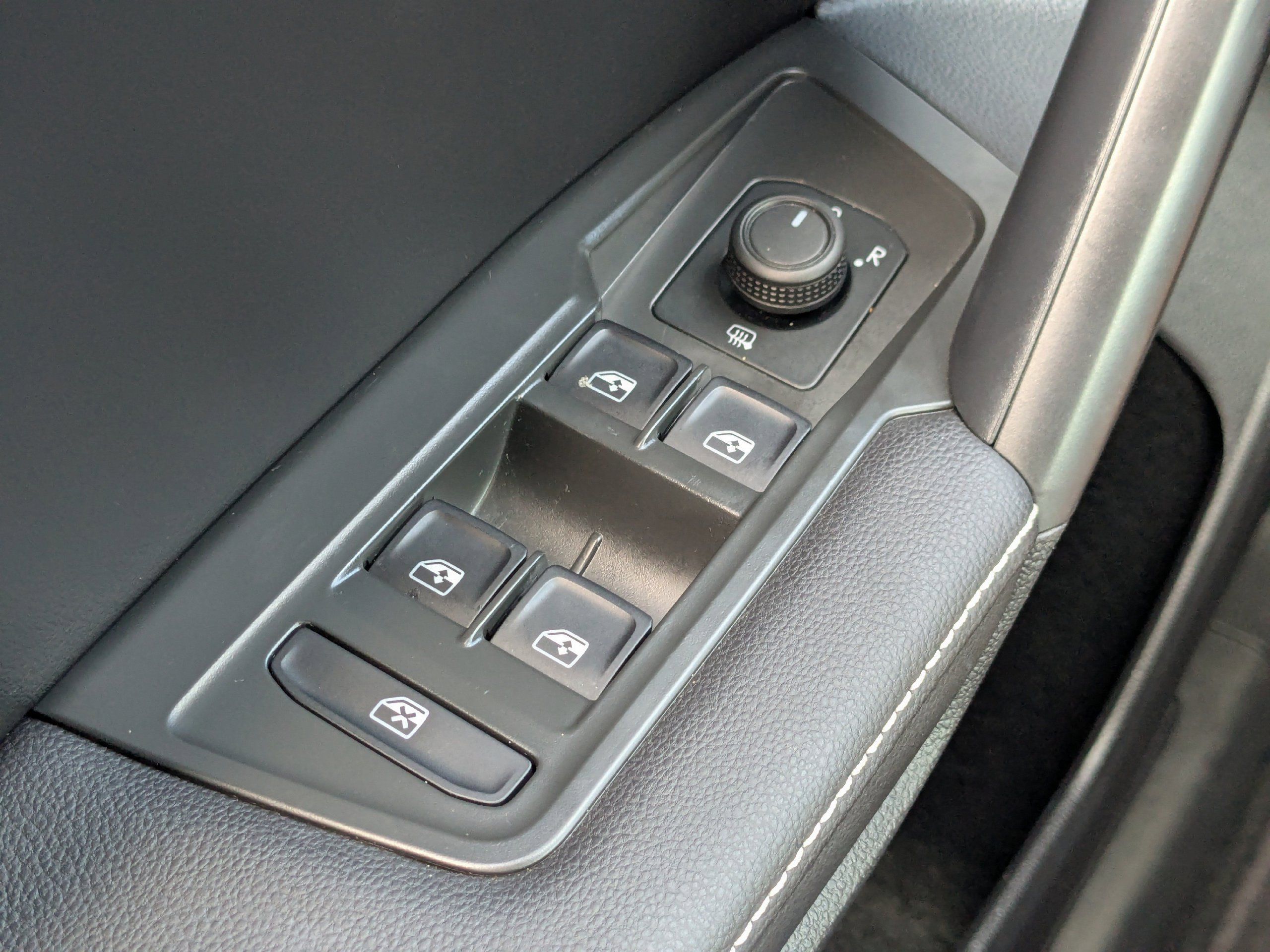 Used 2024 Volkswagen Tiguan S FWD image 21