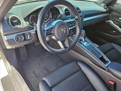 Used 2024 Porsche 718 Cayman RWD image 9