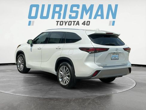 Used 2026 Toyota Highlander Platinum AWD/4WD image 6