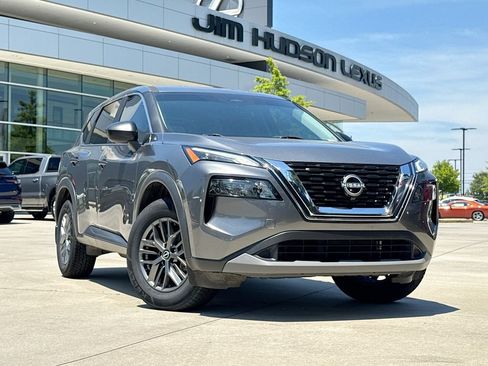 Used 2023 Nissan Rogue S FWD image 2