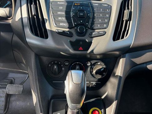 Used 2017 Ford Transit Connect XL image 8