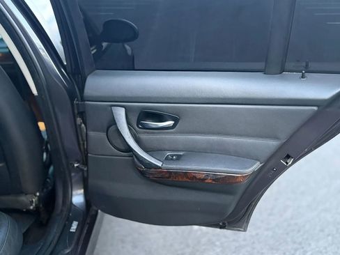 Used 2006 BMW 325xi Sedan image 17