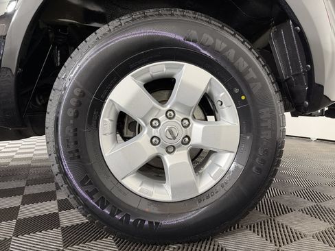 Used 2010 Nissan Frontier SE RWD image 46