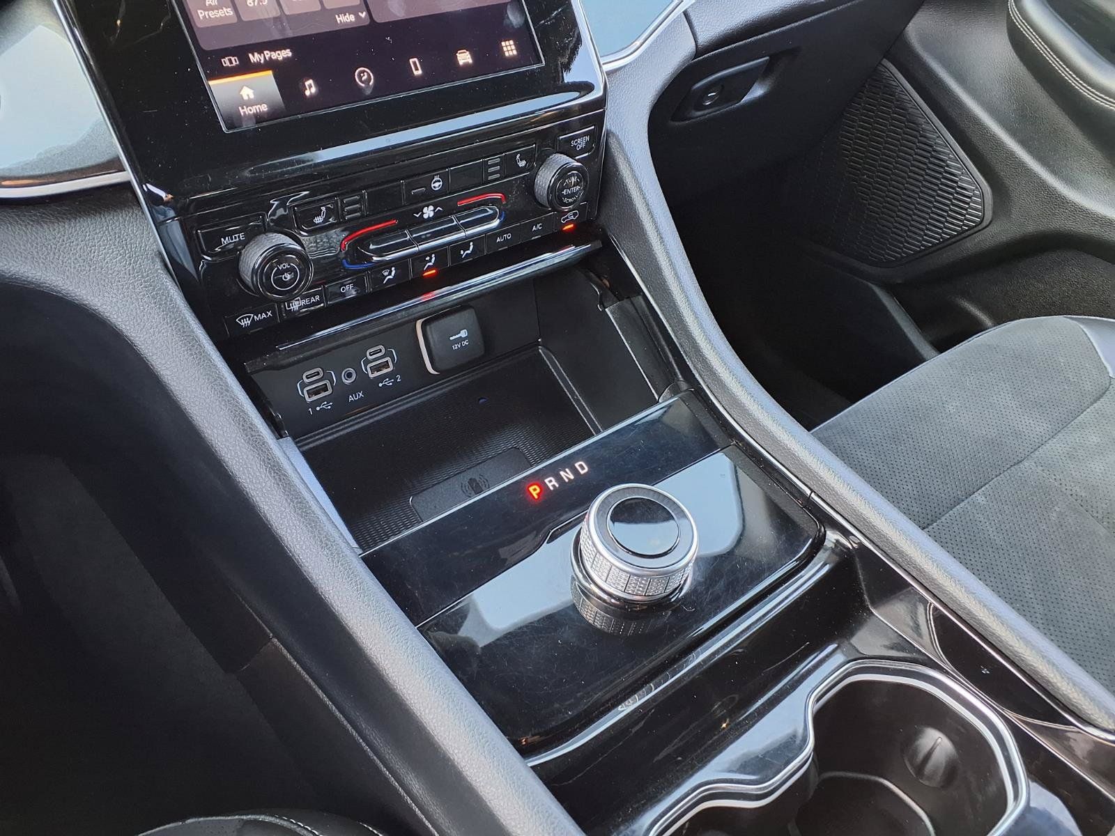Used 2023 Jeep Grand Cherokee L Laredo AWD/4WD image 25