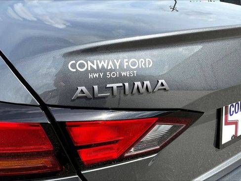 Used 2025 Nissan Altima 2.5 SR FWD image 26