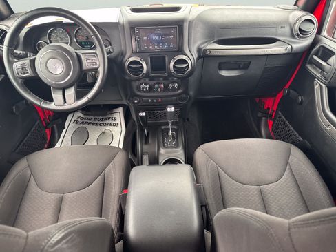 Used 2017 Jeep Wrangler Unlimited Sport w/ Connectivity Group AWD/4WD image 25
