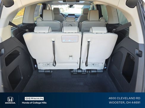 New 2026 Honda Odyssey Touring image 18
