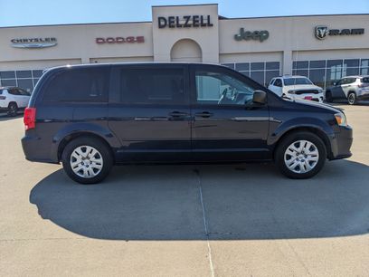 Used 2017 Dodge Grand Caravan SE w/ Power Window Group