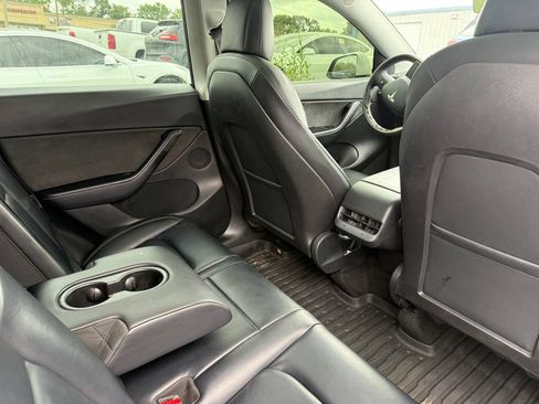 Used 2022 Tesla Model Y Performance AWD/4WD image 13