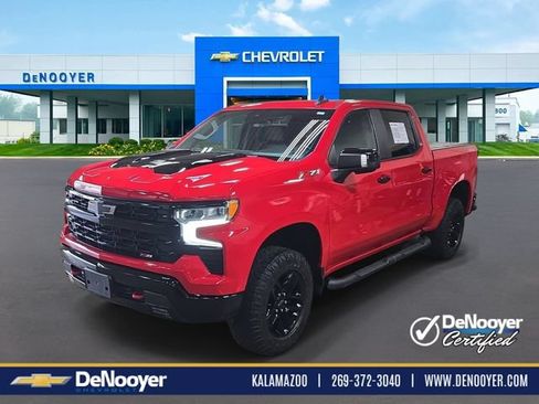 Used 2022 Chevrolet Silverado 1500 LT Trail Boss w/ LT Trail Boss Premium Package AWD/4WD image 1