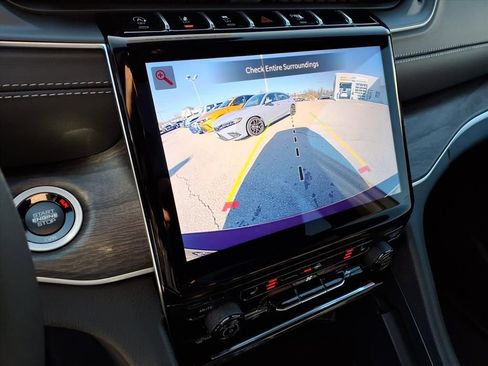 New 2025 Jeep Grand Cherokee L Limited image 25