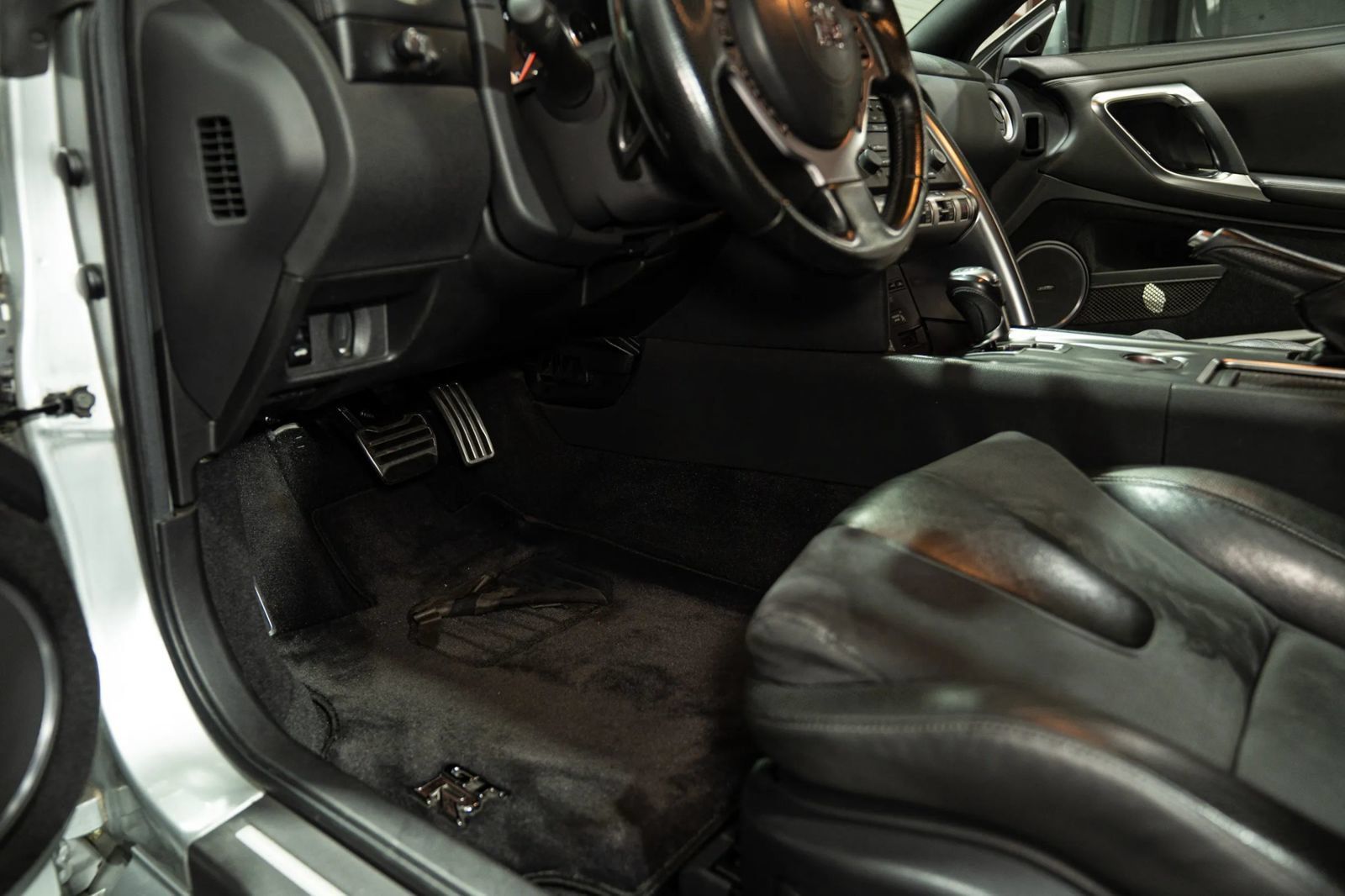 Used 2009 Nissan GT-R Premium AWD/4WD image 19