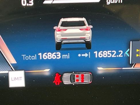 Used 2025 BMW X1 xDrive28i w/ Premium Package image 40