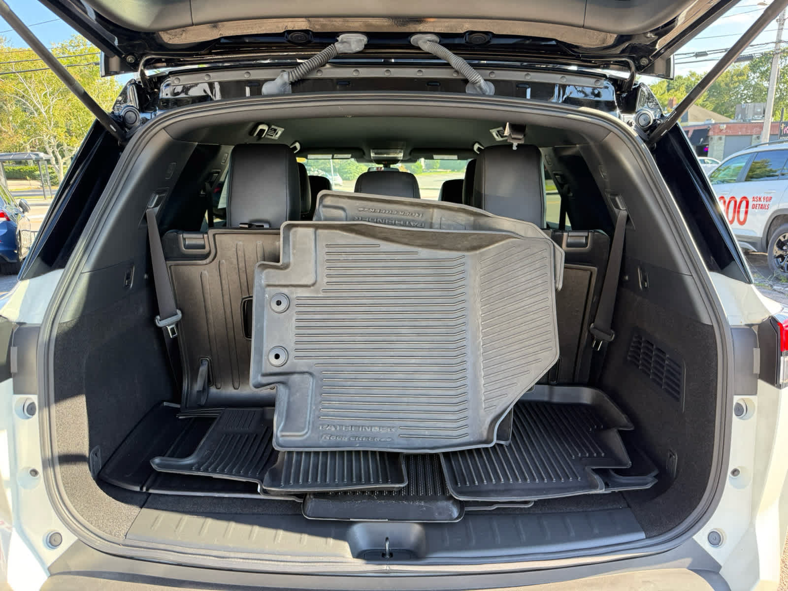 Used 2024 Nissan Pathfinder Rock Creek AWD/4WD image 14