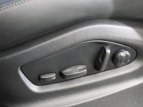 Certified 2025 Porsche Cayenne E-Hybrid Coupe AWD/4WD image 42