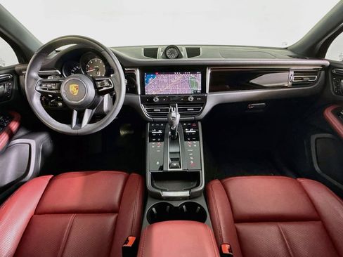 Certified 2025 Porsche Macan AWD/4WD image 12