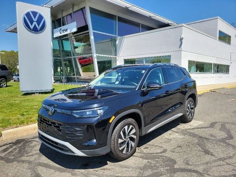 Certified 2025 Volkswagen Tiguan S AWD/4WD image 1