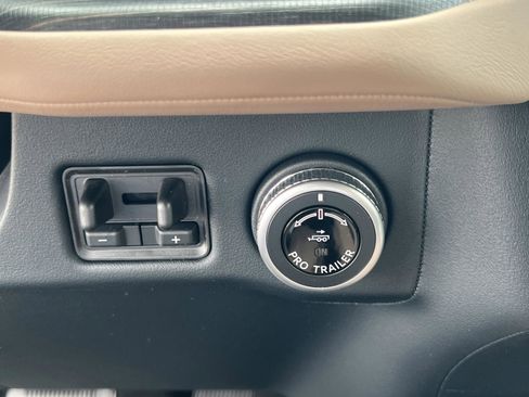 New 2026 Lincoln Navigator L Black Label AWD/4WD image 16