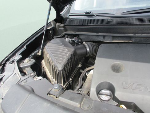 Used 2019 Chevrolet Traverse Premier w/ Redline Edition AWD/4WD image 37