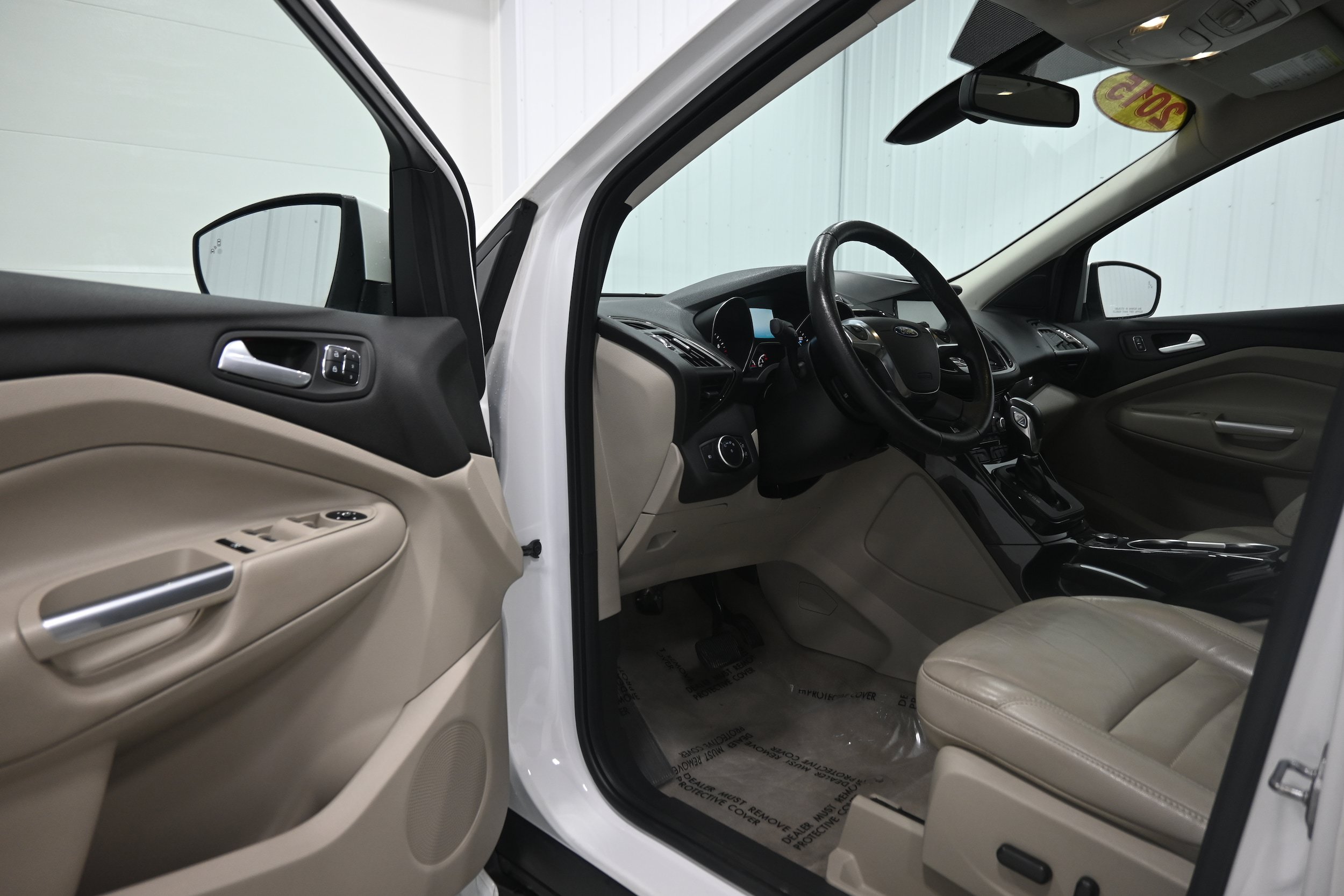 Used 2015 Ford Escape Titanium w/ Equipment Group 301A AWD/4WD image 4