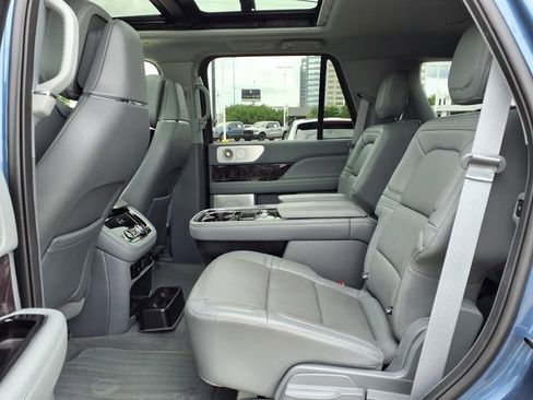 Certified 2020 Lincoln Navigator Reserve w/ Luxury Package RWD image 5