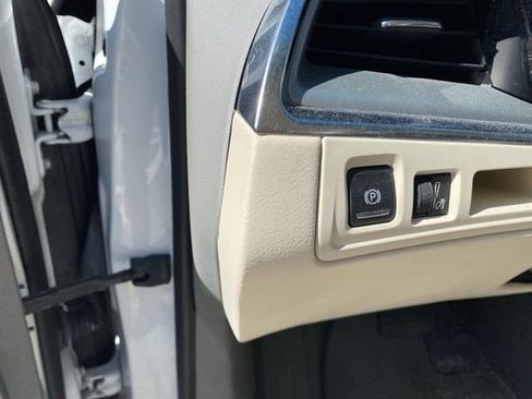 Used 2018 Cadillac XT5 Luxury w/ Driver Awareness Package AWD/4WD image 27