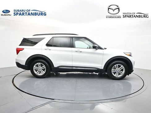 Used 2023 Ford Explorer XLT w/ Equipment Group 202A RWD image 9