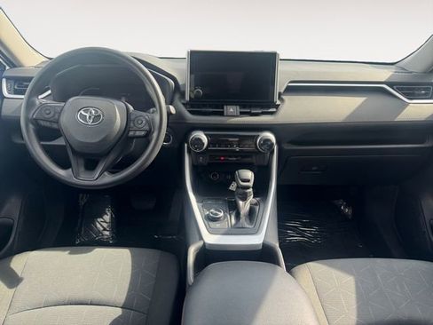 Used 2025 Toyota RAV4 XLE AWD/4WD image 10
