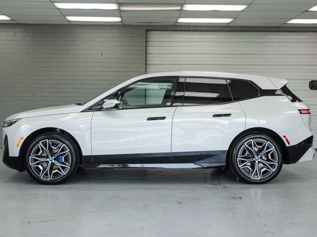 Used 2025 BMW iX xDrive50 AWD/4WD image 4
