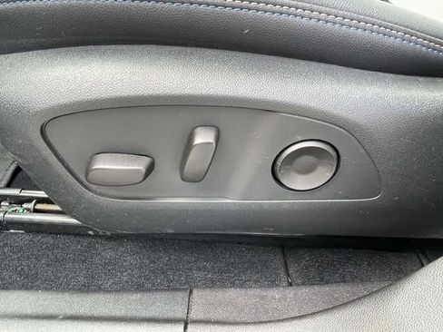 Certified 2025 Chevrolet Equinox EV LT image 15