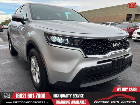 Used 2022 Kia Sorento LX image 8