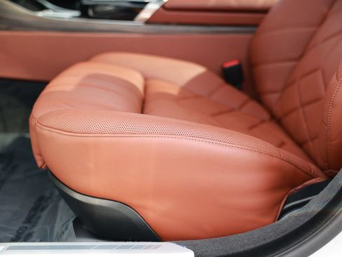 Used 2025 BMW i7 M70 w/ Executive Package AWD/4WD image 18