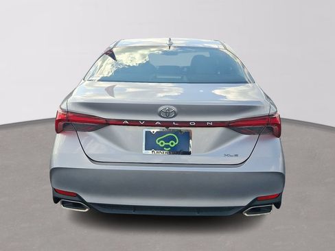 Used 2019 Toyota Avalon XLE w/ Moonroof Package FWD image 5