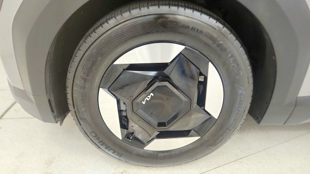 Used 2024 Kia EV9 Light Long Range RWD image 86